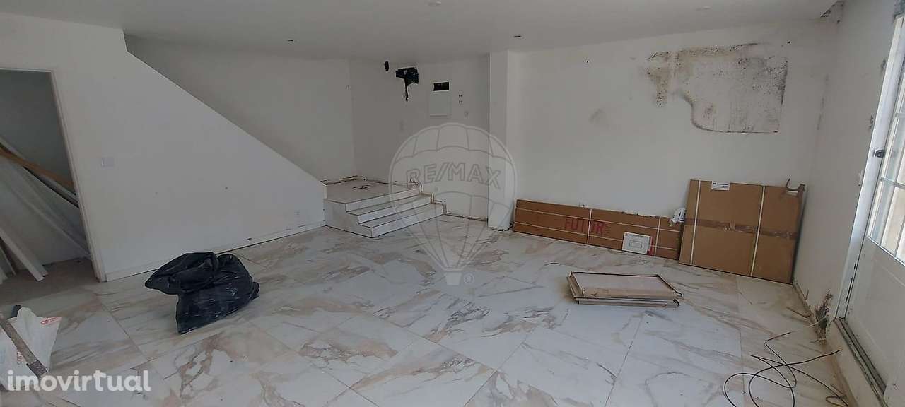 Moradia T4 para venda - Grande imagem: 2/9