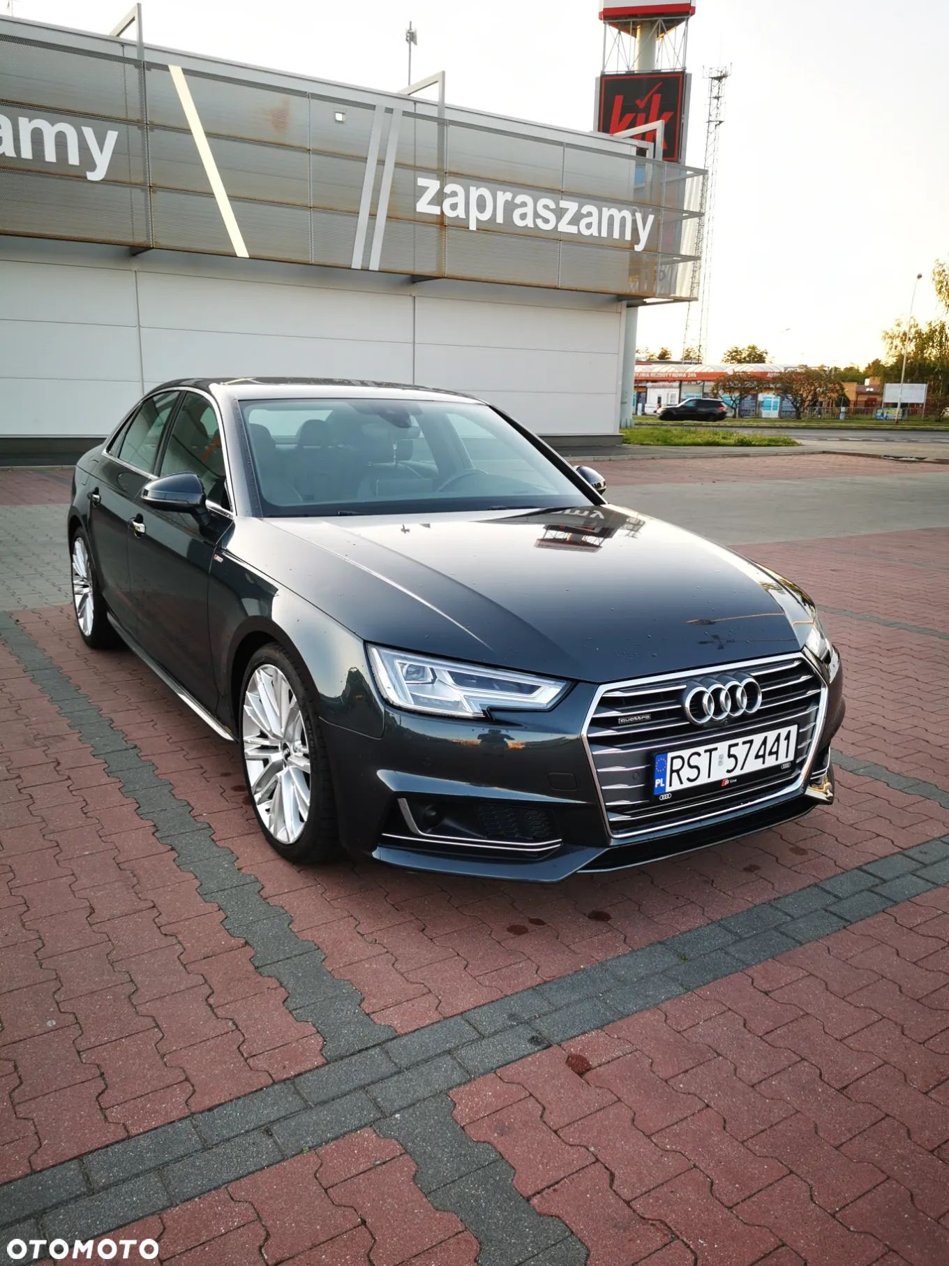 Audi A4 - 1