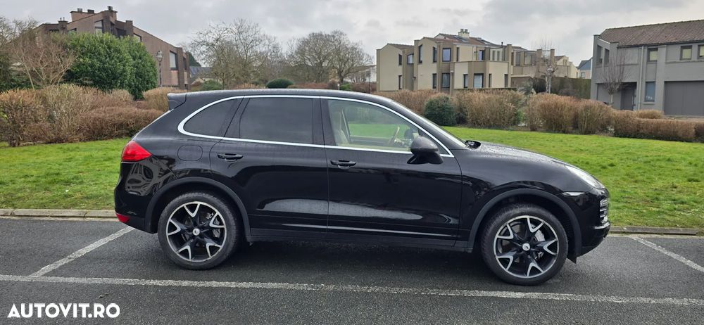 Porsche Cayenne Platinum Edition - 3