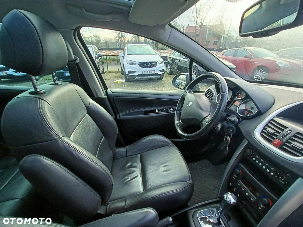 Peugeot 207 - 36