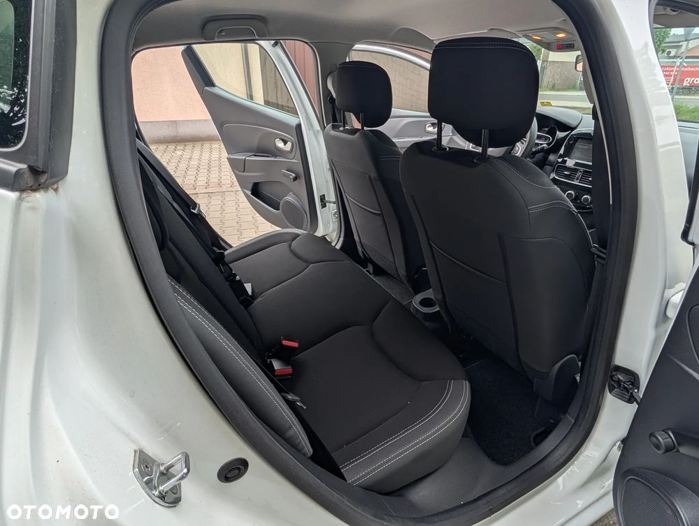 Renault Clio - 23