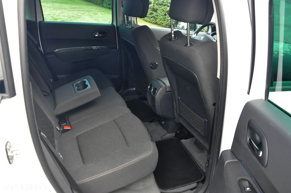 Peugeot 3008 1.6 BlueHDi Style S&S - 33