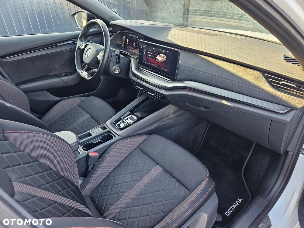 Skoda Octavia 2.0 TSI RS 245 DSG - 11