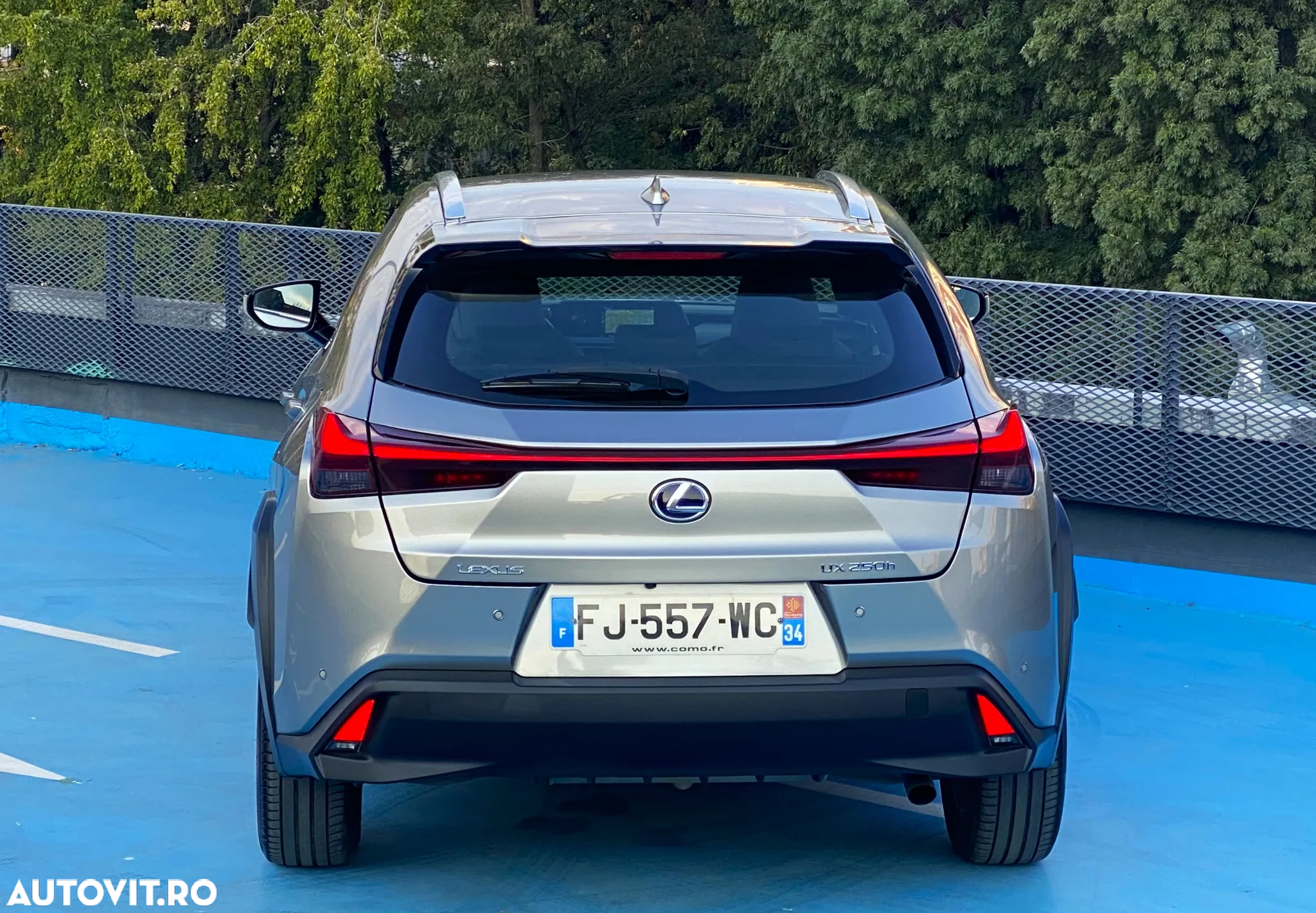 Lexus UX 250h Executive Line - 29