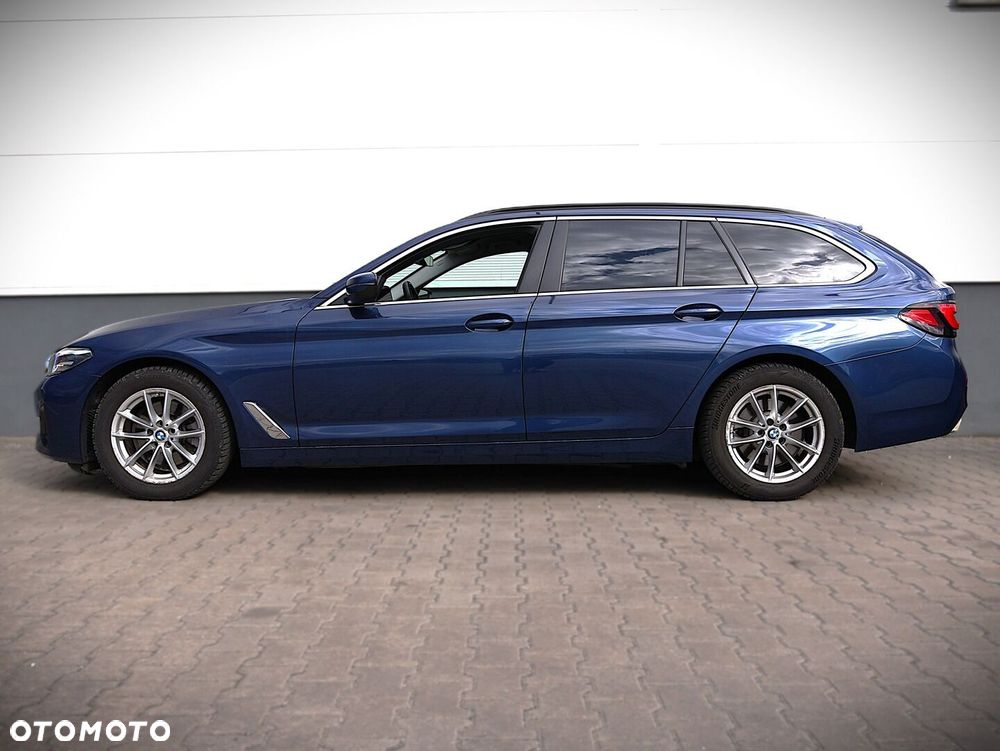 BMW Seria 5 520d xDrive mHEV - 11