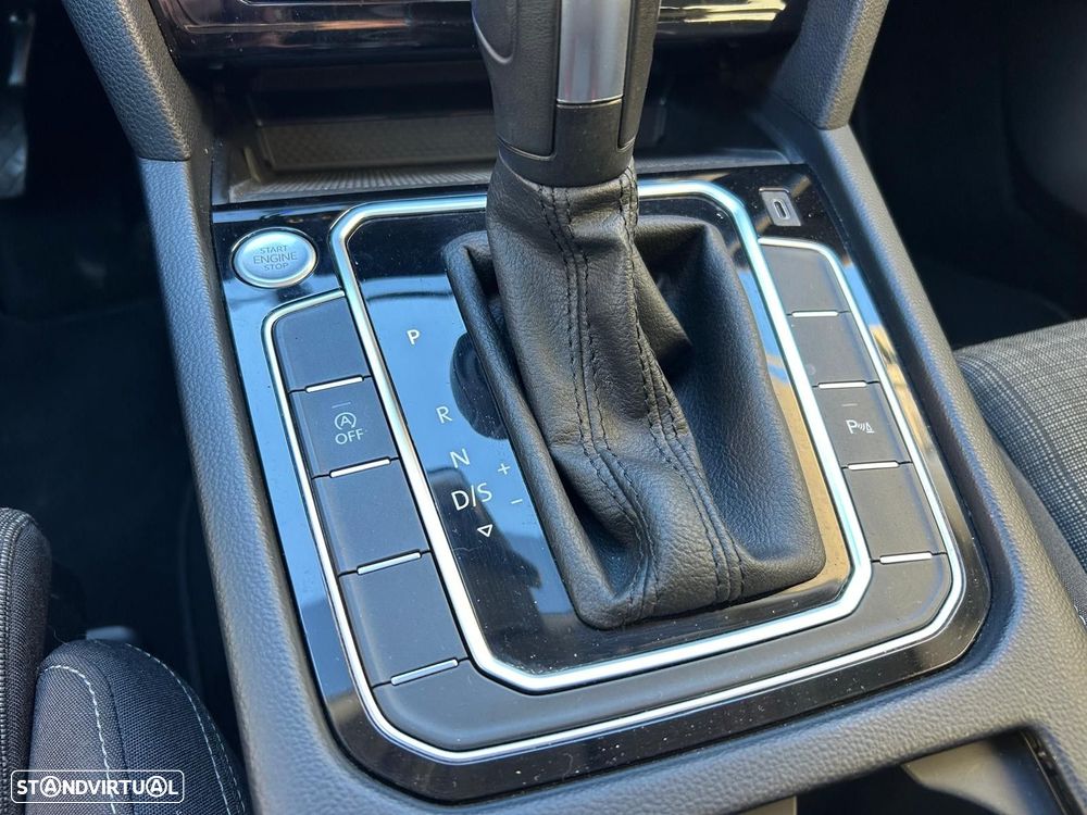 VW Passat Variant 2.0 TDi Business DSG - 27