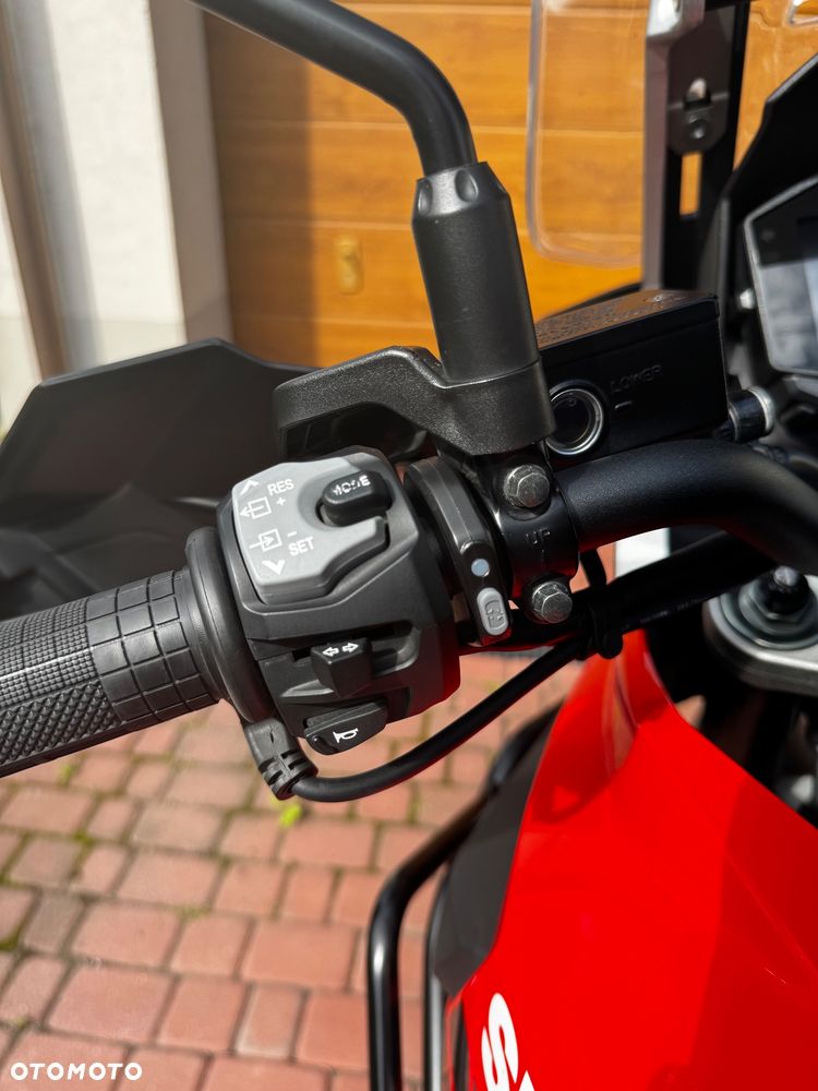 Suzuki V-STROM - 12