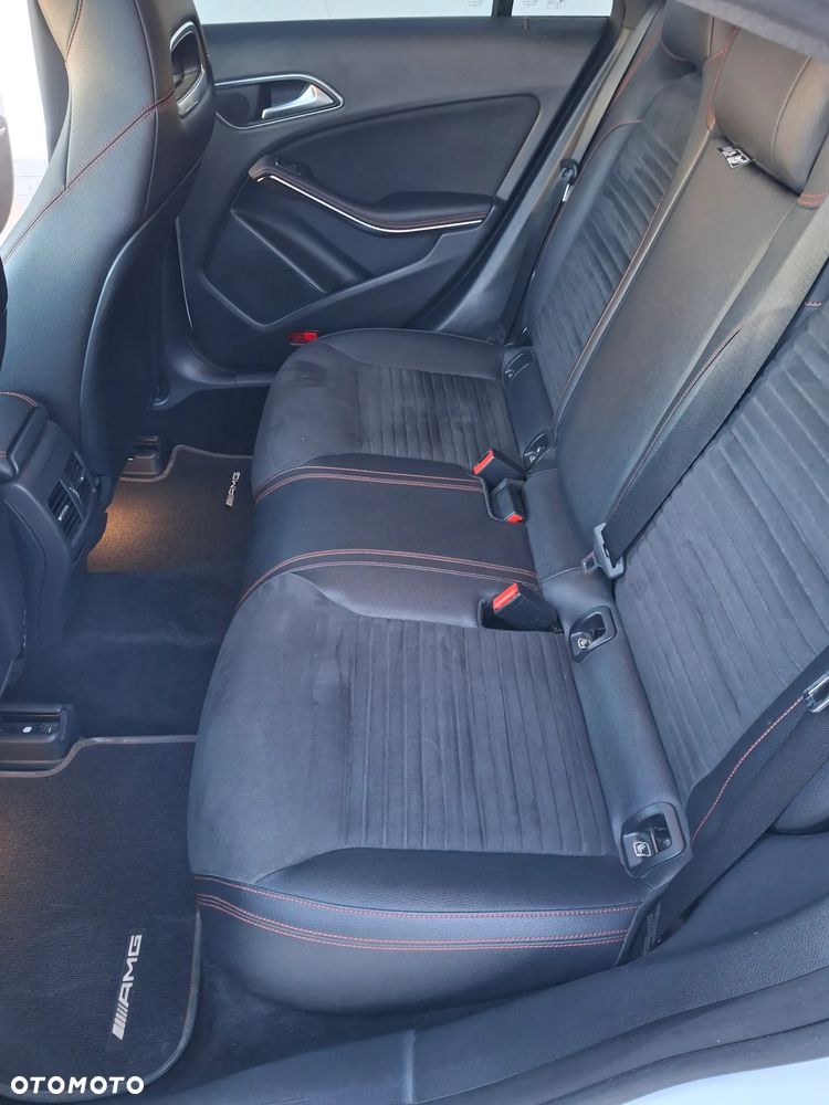 Mercedes-Benz CLA 200 7G-DCT - 13