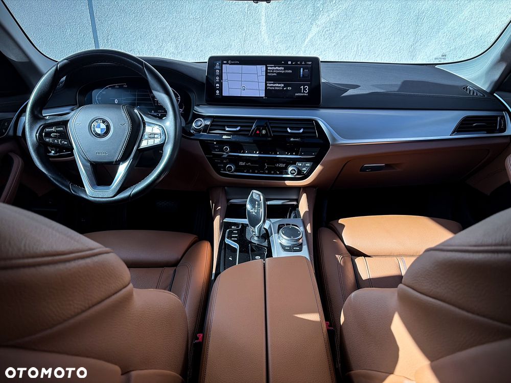 BMW Seria 5 520i Luxury Line - 19