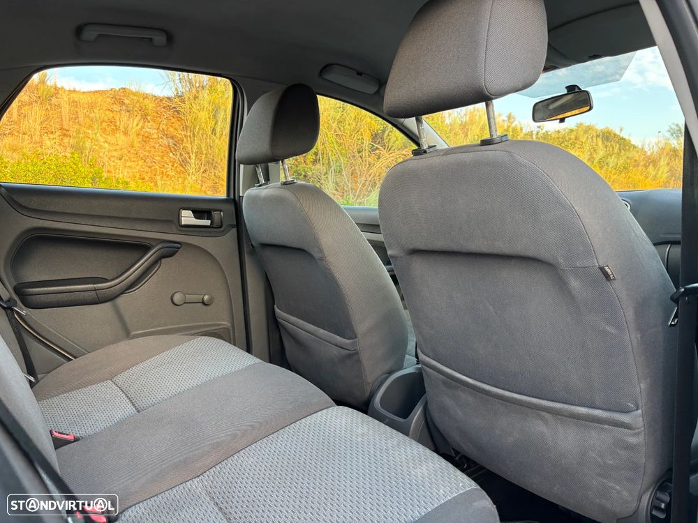 Ford Focus 1.6 TDCi Ghia - 22