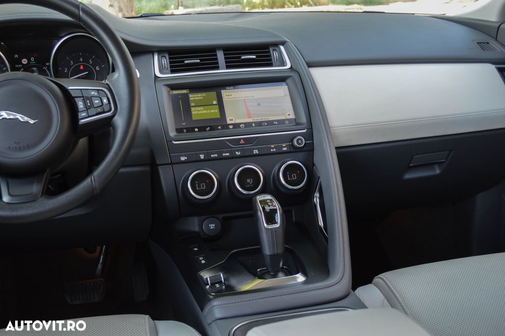 Jaguar E-Pace P200 AWD S - 32
