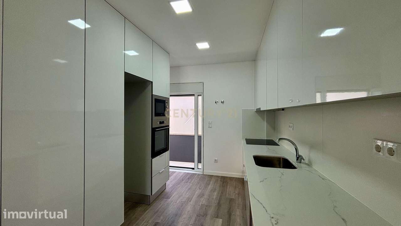 Apartamento T3 Duplex | Ar condicionado | Camarate - Grande imagem: 3/20