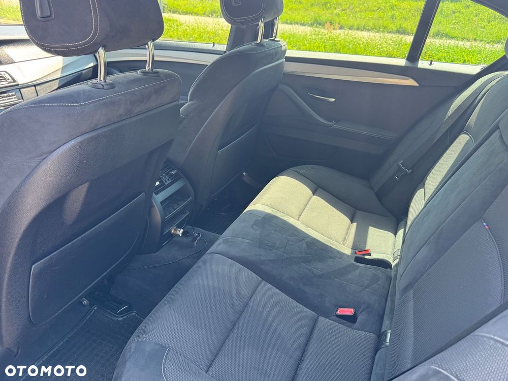BMW Seria 5 525d xDrive - 10