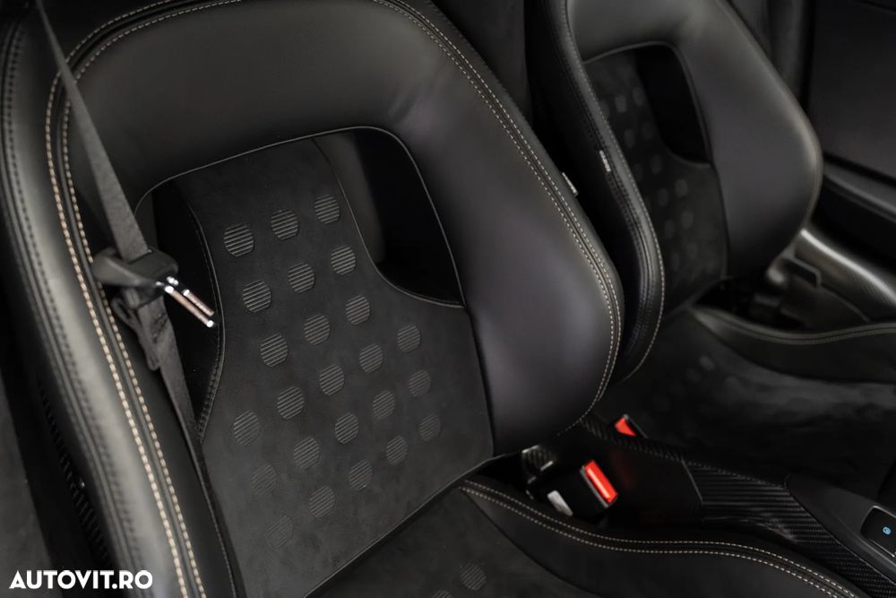 Ford GT - 32