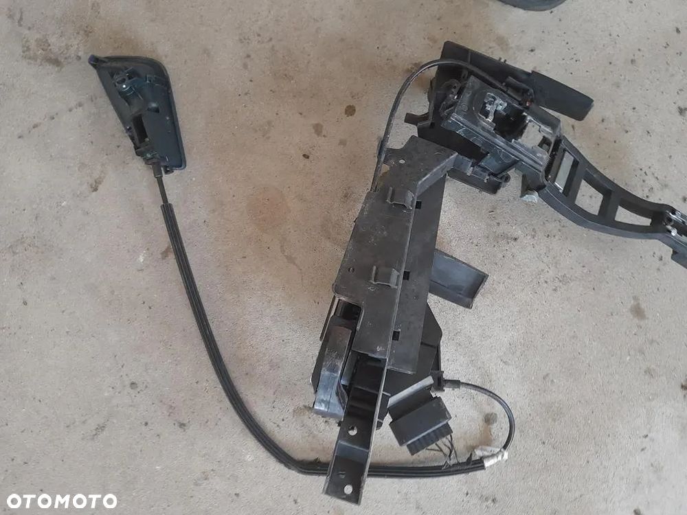 zamek drzwi lewy tył tylni  z klamkami Ford C-MAX MK2 II AM5A-U26413-CC - 8