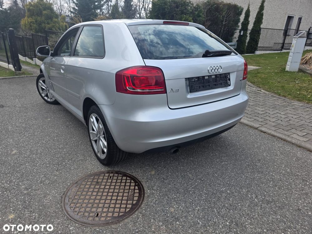 Audi A3 3-drzwiowe 1.6 Ambition - 10