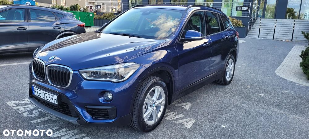BMW X1 sDrive18d xLine - 33