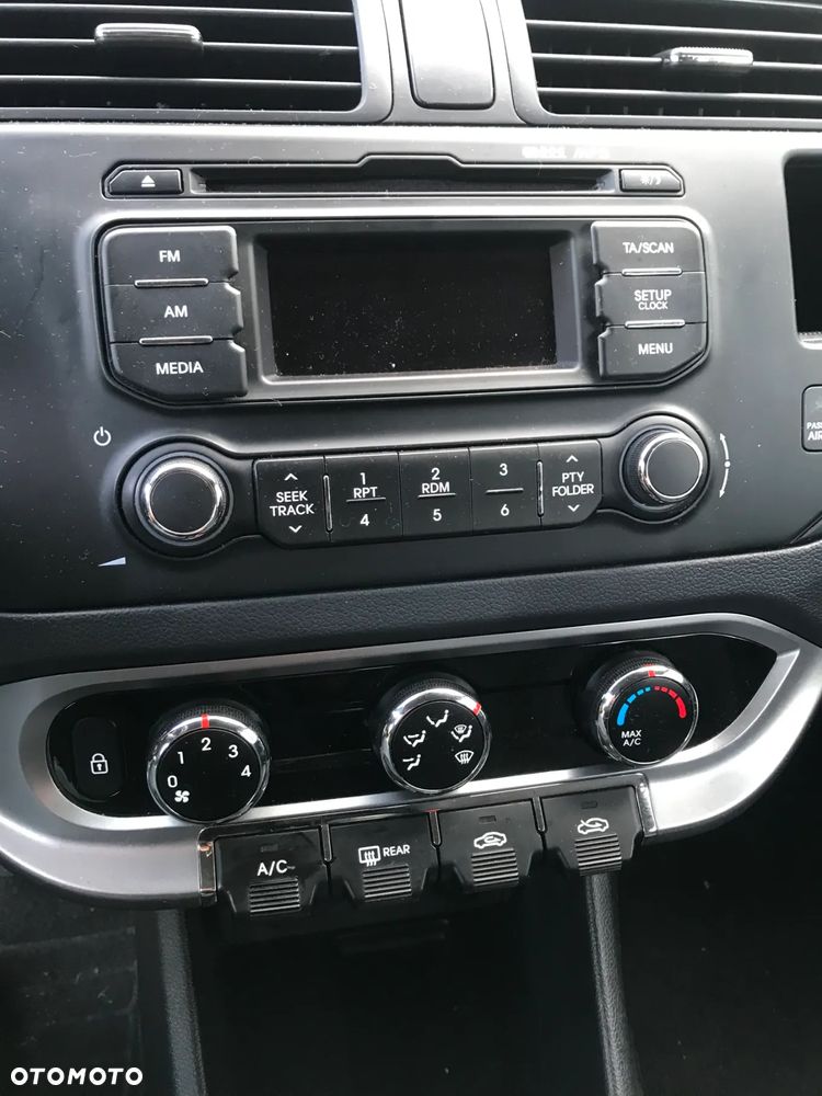 Kia Rio 1.1 CRDI Dream-Team Edition - 21