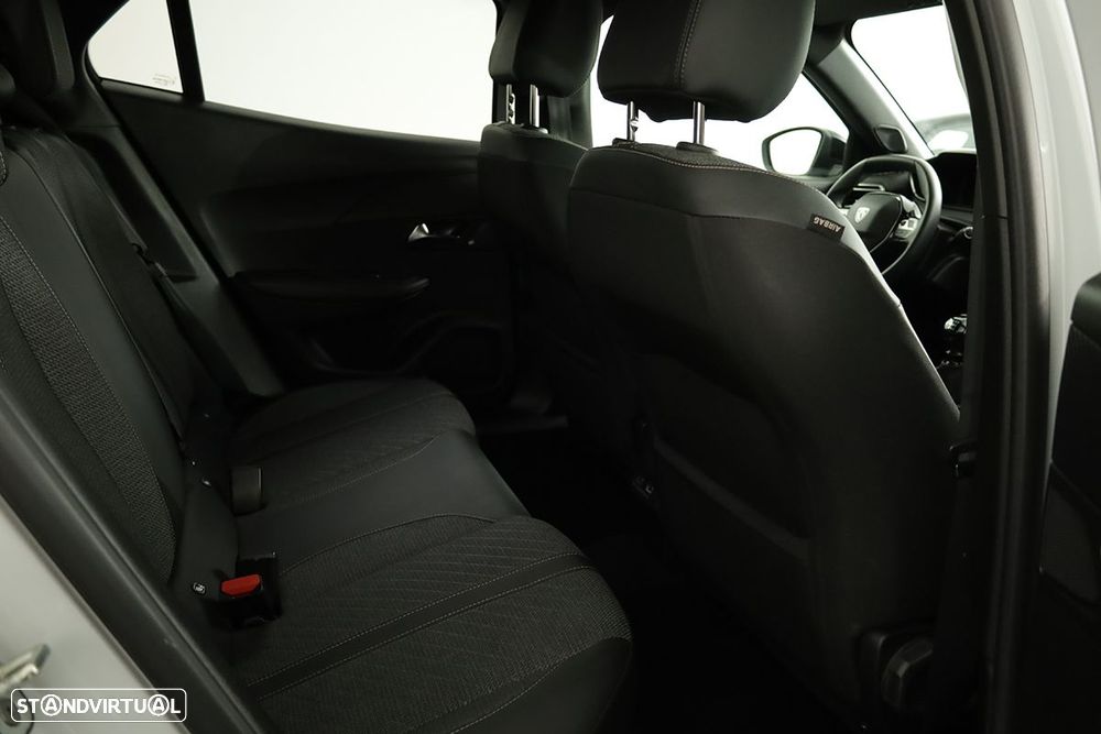 Peugeot 2008 1.2 PureTech Allure - 21