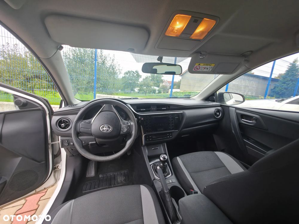 Toyota Auris 2017 photo 5