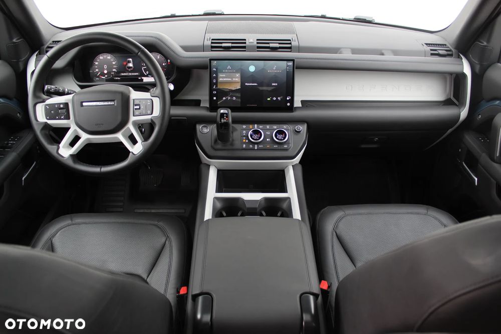 Land Rover Defender - 12