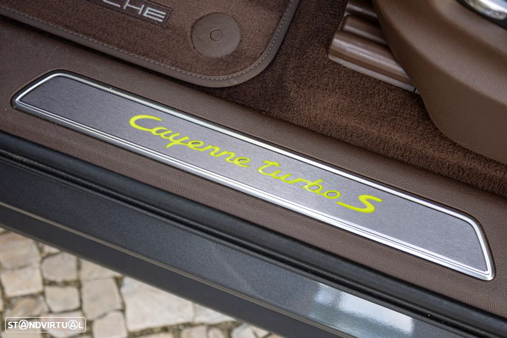 Porsche Cayenne Coupé Turbo S E-Hybrid Tiptronic S - 15