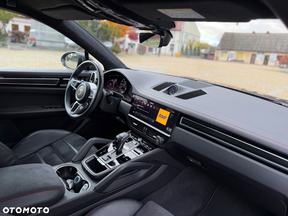 Porsche Cayenne - 8