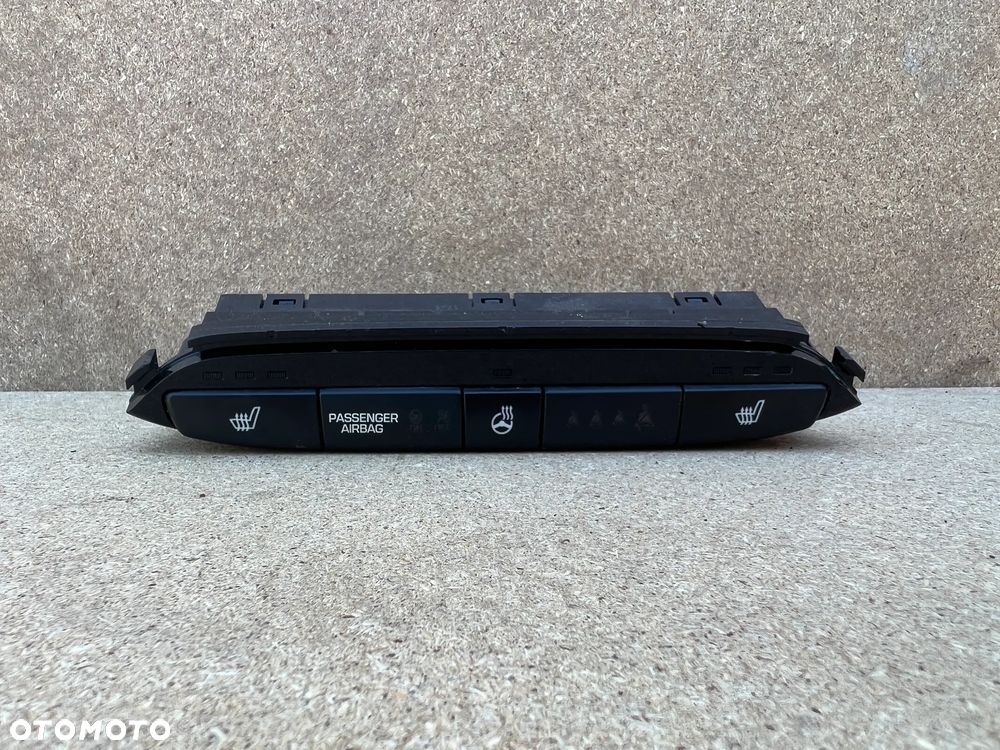 MODUŁ STEROWNIK PRZEŁĄCZNIKI GRZANIA FOTELI HYUNDAI I20 II 93700C8000