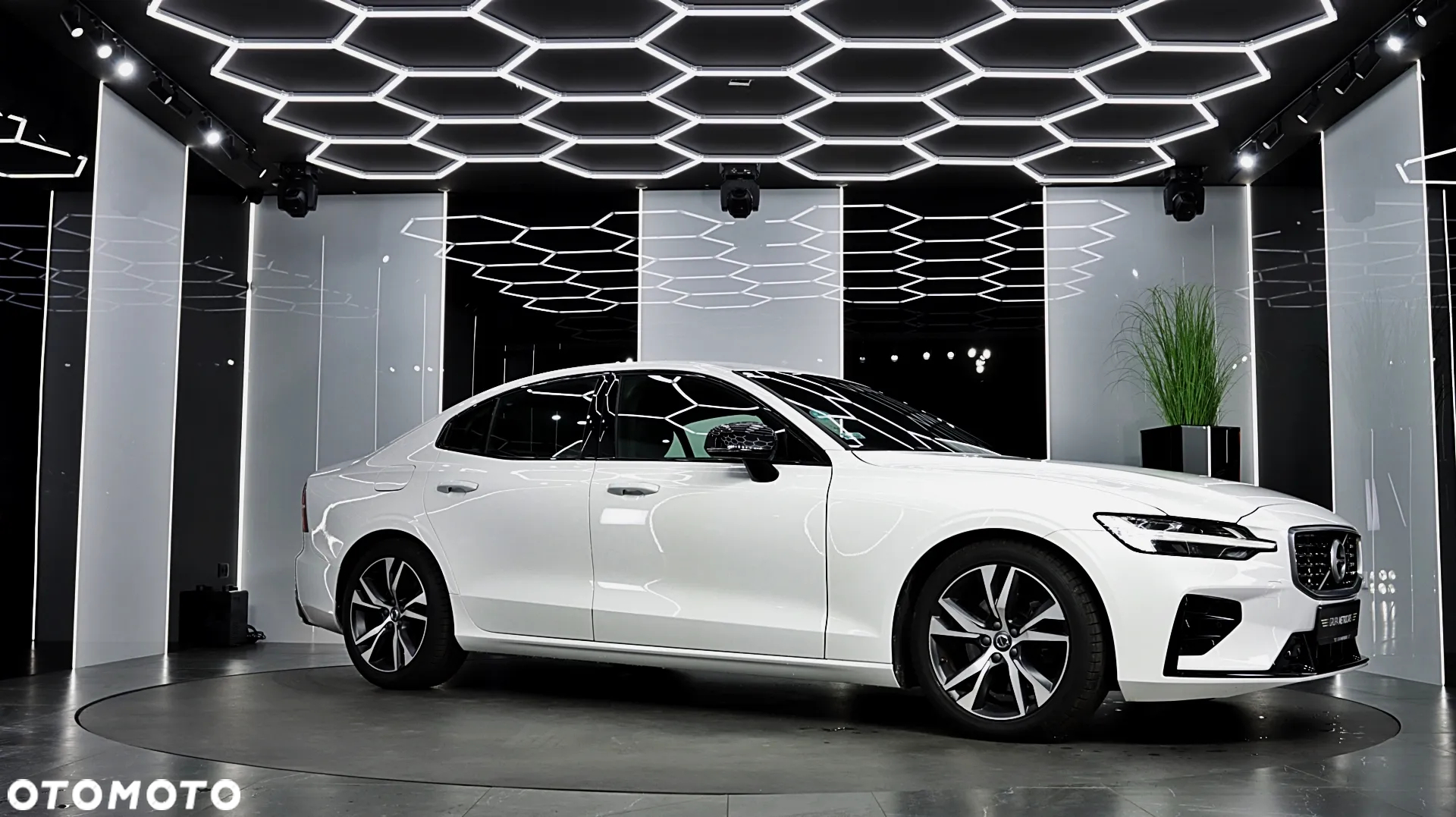 Volvo S60 T4 R-Design - 13