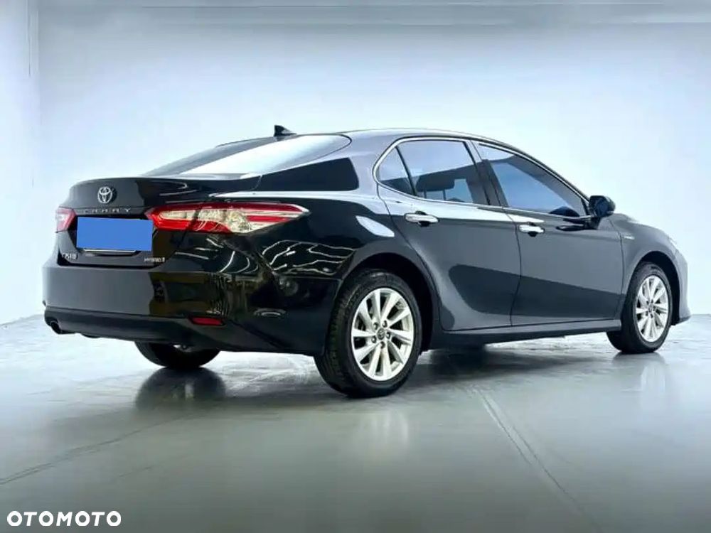 Toyota Camry Business Edition - 3