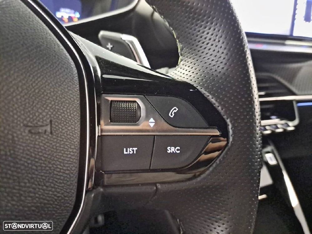 Peugeot 2008 1.2 PureTech GT EAT8 - 17