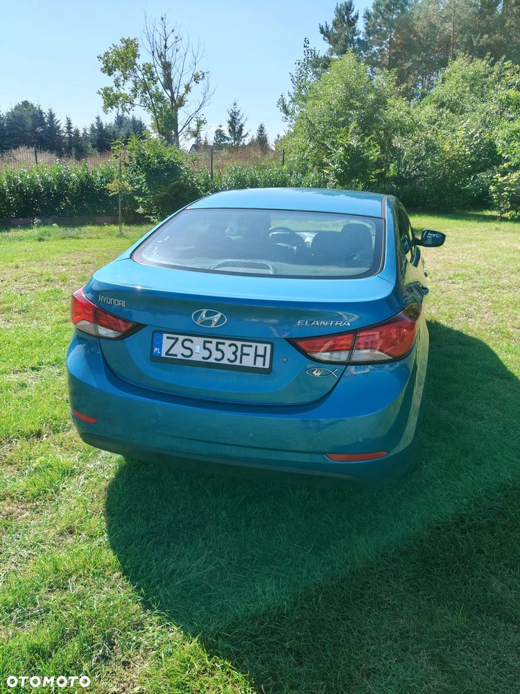 Hyundai Elantra 2015 photo 5