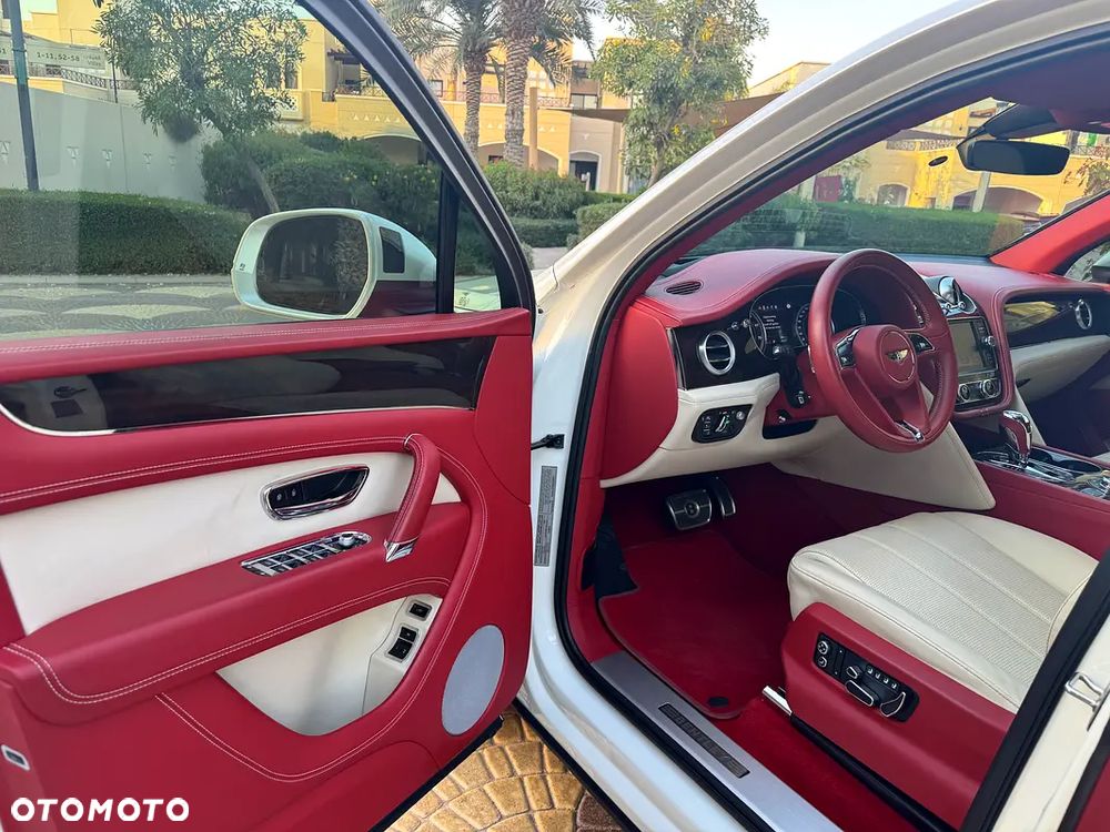 Bentley Bentayga V8 - 9