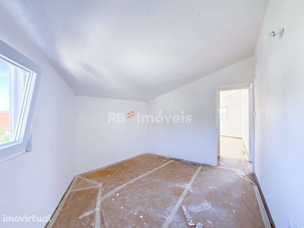 Moradia T2+3 Totalmente Recuperada em Assentiz - Torres Novas - Grande imagem: 4/39
