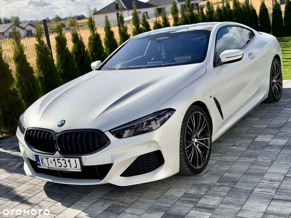 BMW 8 Series 2021 photo 2