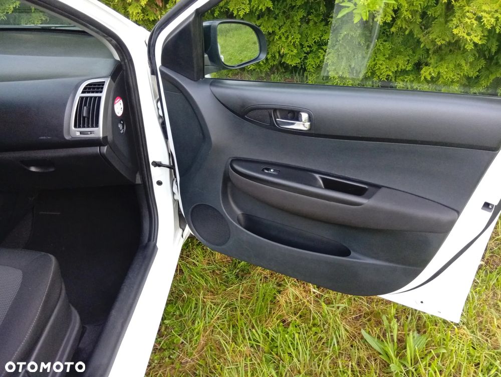 Hyundai i20 1.25 Classic + - 14