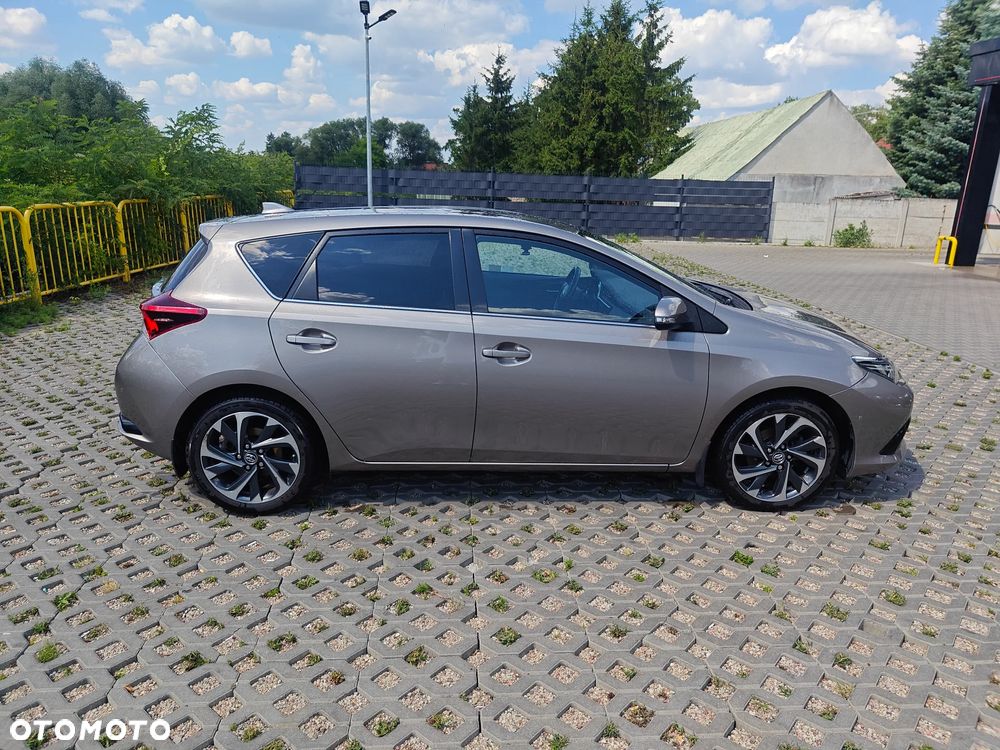 Toyota Auris 1.6 Premium Comfort - 13