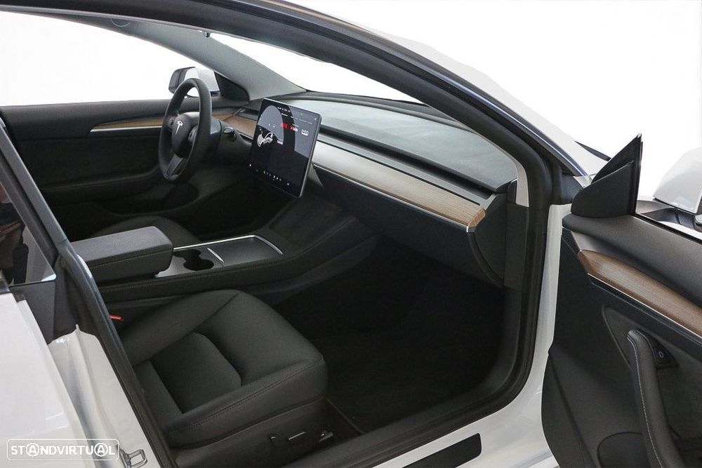 Tesla Model 3 - 18