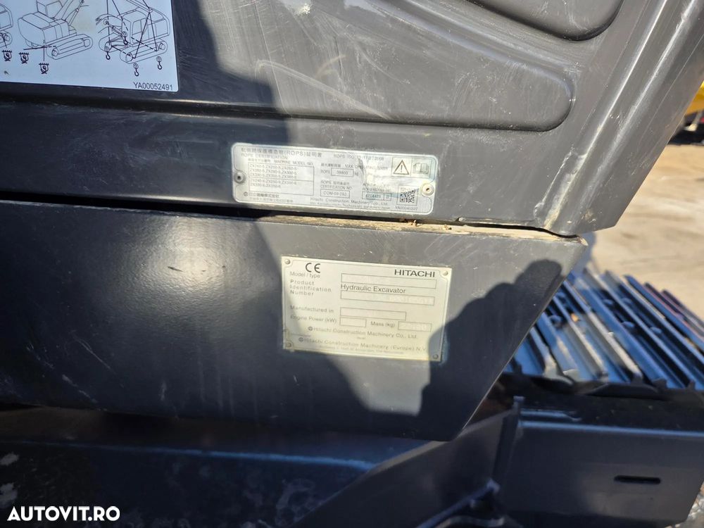 Hitachi ZX250LC-6, 2020, 4.294h, 28t, cupa NOUA 1,55mc, lant 95% bun doar 136h mars, Consum mediu 11l/h, 3 pompe hidr HITACHI, produs in JAPOANIA, inst picon pe brate, camera spate si laterale, Ad sapare 7,5m, posibil leasing, CA NOU-PROMOTIE 106.900 Eur - 33