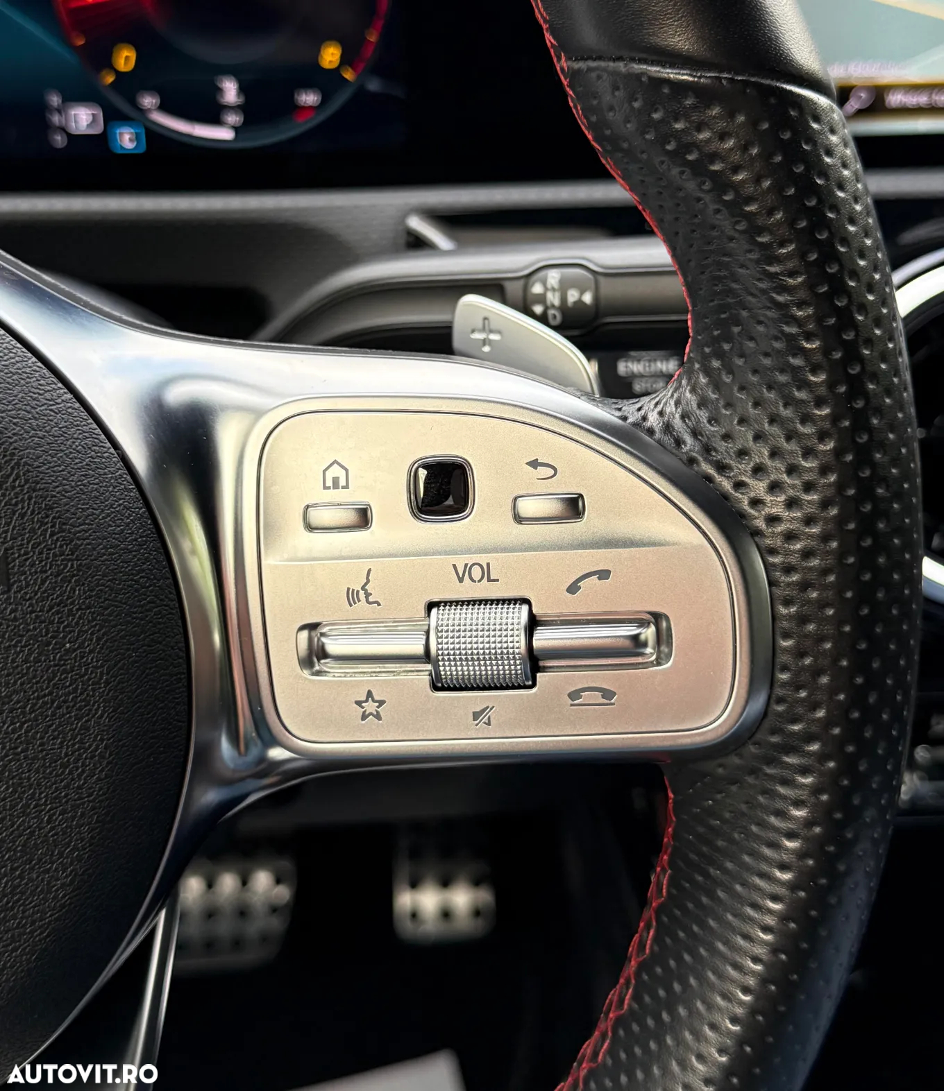 Mercedes-Benz A 180 7G-DCT AMG Line - 25