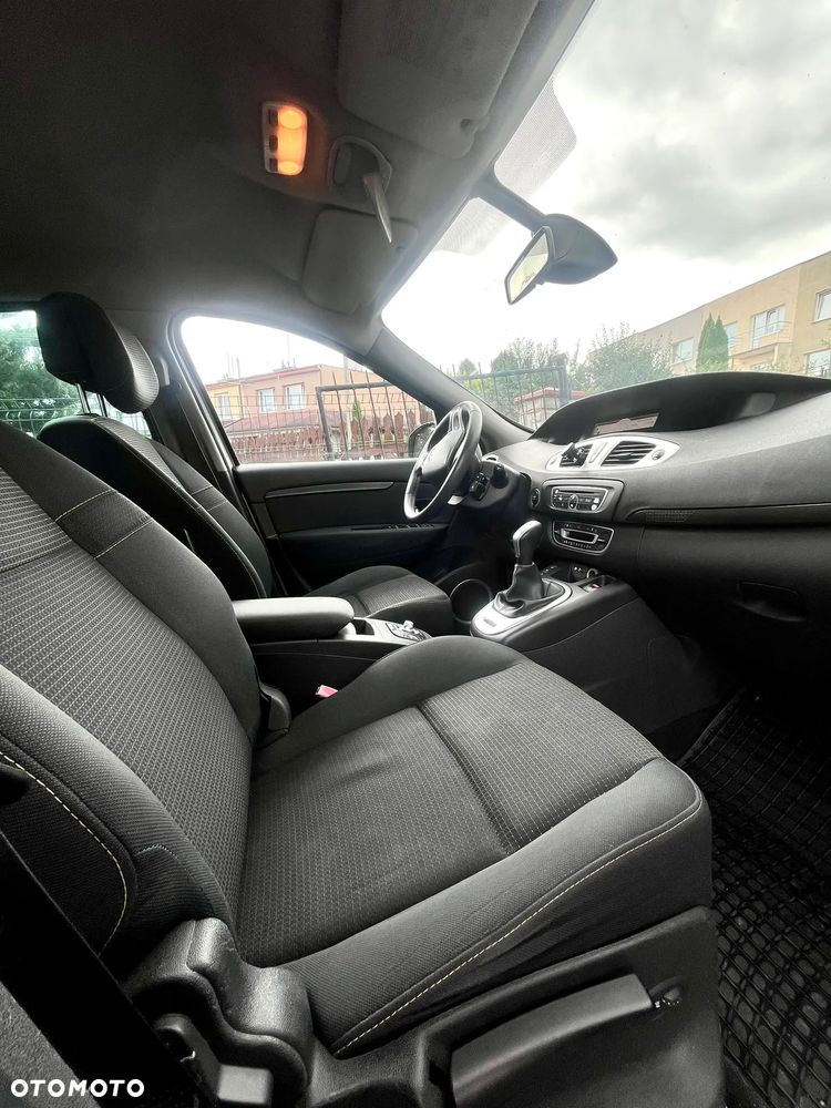 Renault Scenic 2.0 16V Privilege CVT - 17