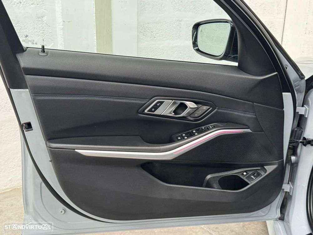 BMW 330 e Touring Pack M Auto - 41