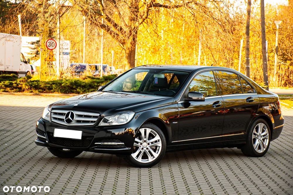 Mercedes-Benz Klasa C 180 T BlueEFFICIENCY Avantgarde - 8