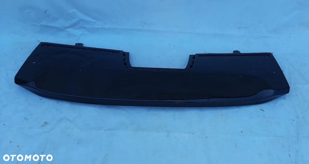 Land Rover Discovery V 5 dokładka spoiler zderzaka przedniego MY42-17F011-AAW
