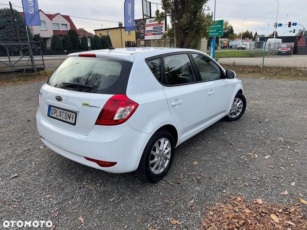 Kia Ceed - 11