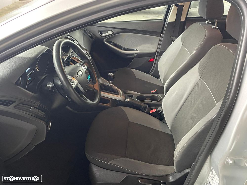 Ford Focus SW 1.6 TDCi ECOnetic 88g S&S Titanium - 9