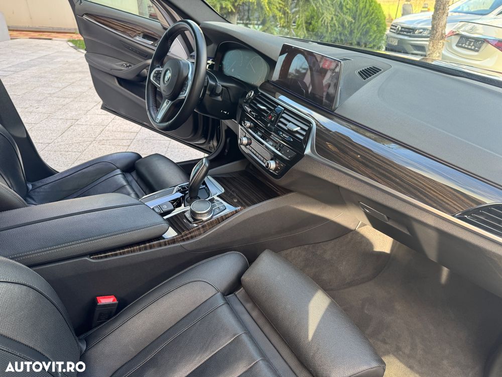 BMW Seria 5 530d xDrive - 24