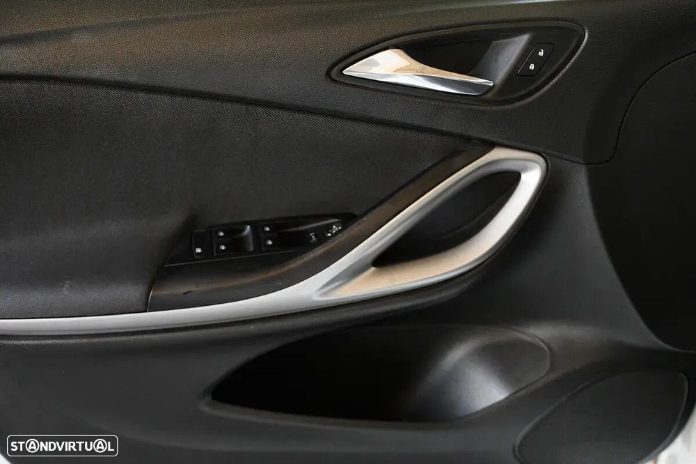 Opel Astra Sports Tourer - 30