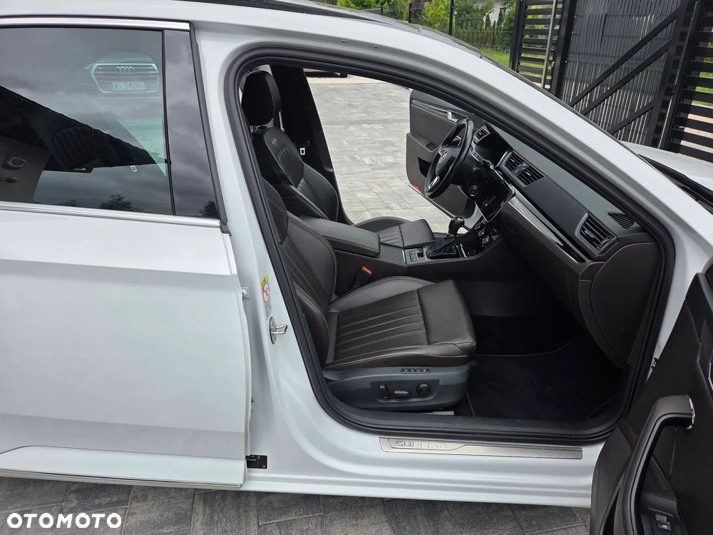 Skoda Superb 2.0 TDI SCR 4x4 L&K DSG - 23