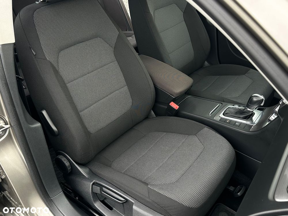 Volkswagen Passat Variant 2.0 TDI DSG BlueMotion Technology Business Edition - 32
